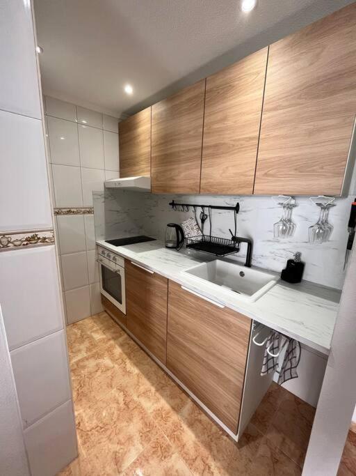 Cozy Apartment 5 Mins To Beach Torrevieja Exterior foto